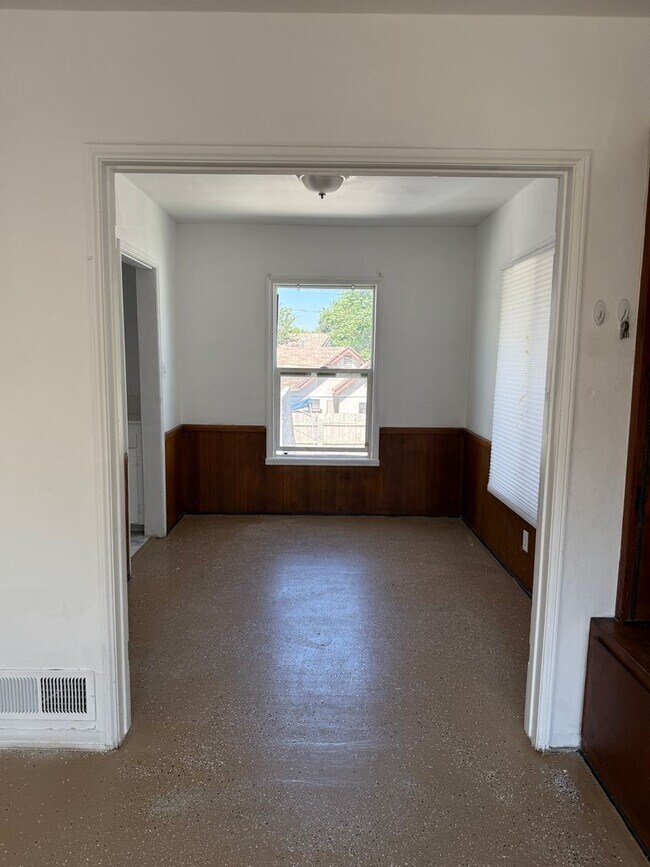 Building Photo - House for rent