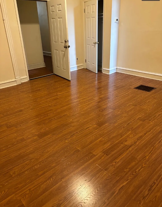 Building Photo - 221X Brookfield Ave