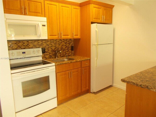 Building Photo - 1400 SW 124th Terrace