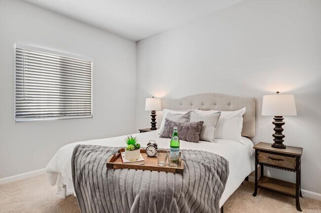 Building Photo - ***Gorgeous 5 bedroom, 3 bath Home in Imperial Beach