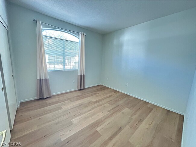 Building Photo - 1830 N Buffalo Dr