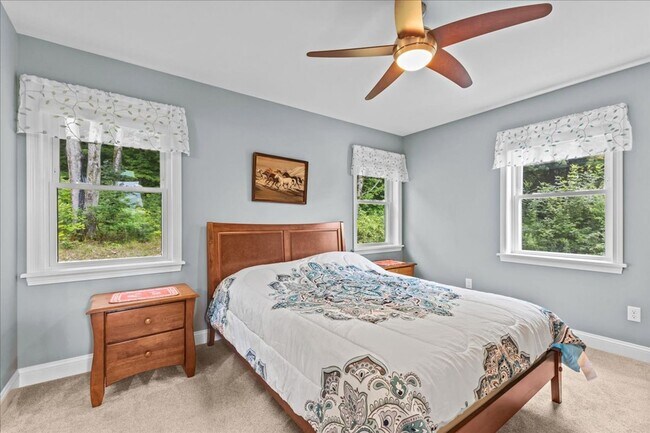 Building Photo - Contemporary with Gorgeous Views in Hinesburg, Vermont - Fully Furnished w/ Utilities Included