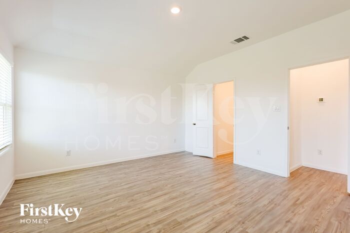 Building Photo - 1228 Treehouse Ln