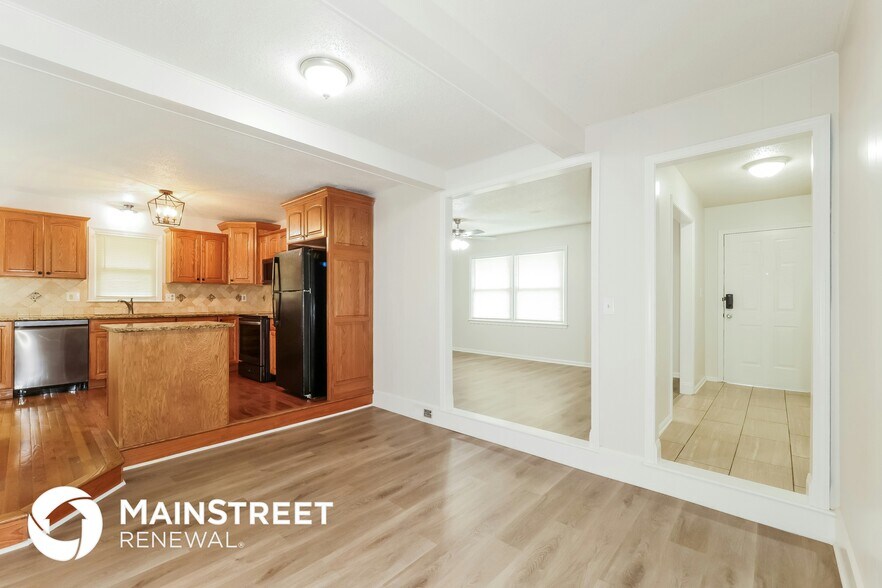 Building Photo - 16505 East 29th St Ct S