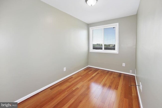 Building Photo - 1354 Adams St NE
