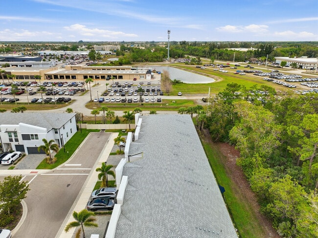 Building Photo - 3905 SE Mentmore Ln