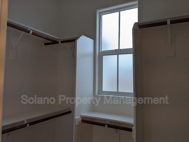 Building Photo - 537 Lavender Dr