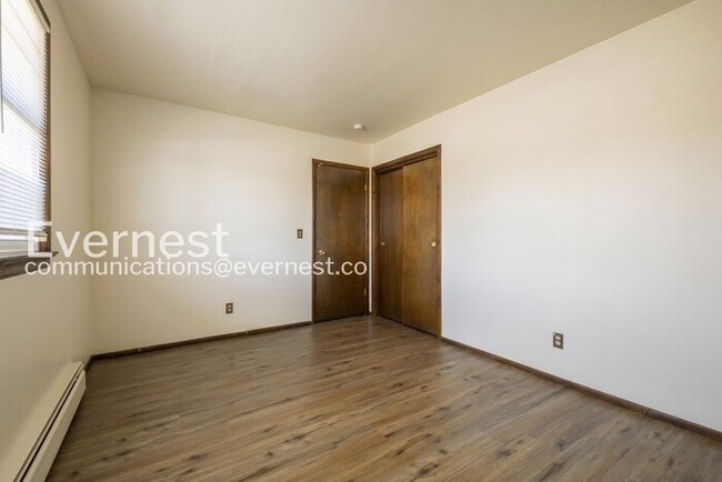 Building Photo - 4 Bed, 2.5 Bath Home with Garage / Available Soon!