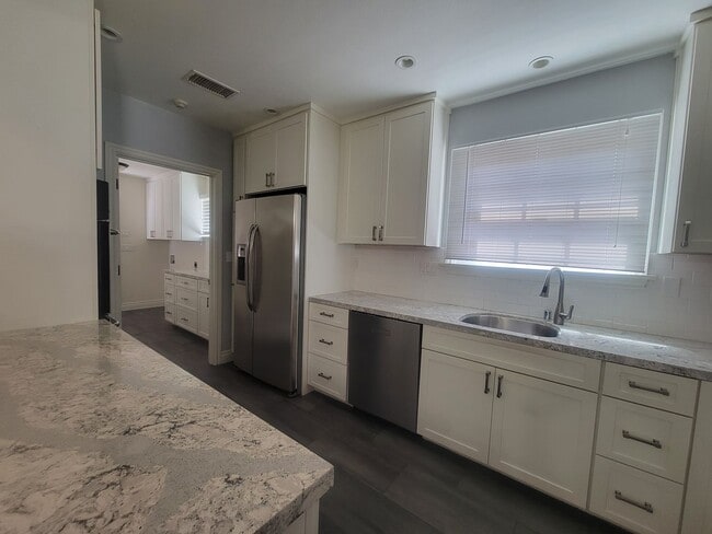 Building Photo - 3240-3242 Cerritos Ave