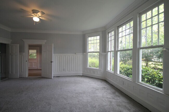 Building Photo - Exclusively Offered by Muse Realty Rentals, LLC