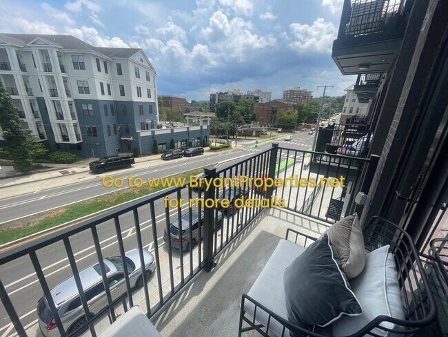 Building Photo - Nashville - Furnished 2-Bedroom Condo