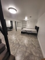 Building Photo - 120 White Oak Ter