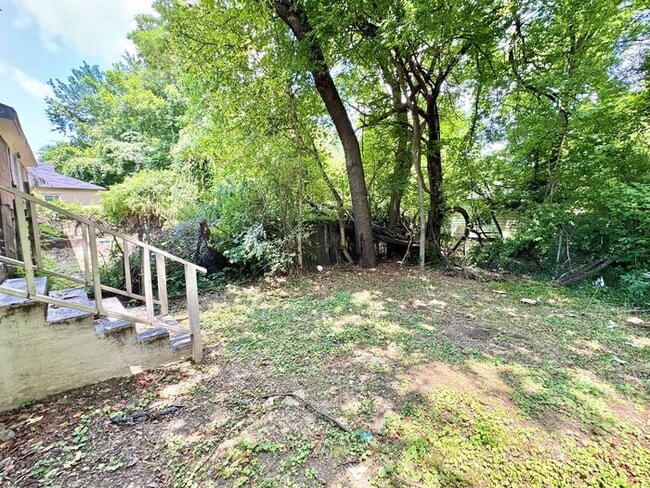 Building Photo - 2158 Lowell Ave