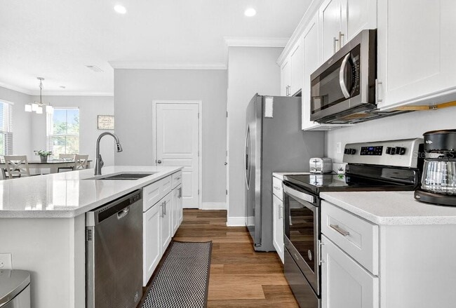 Building Photo - 50 W Esther St