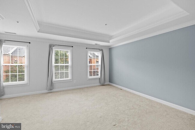 Building Photo - 271 Murtha St