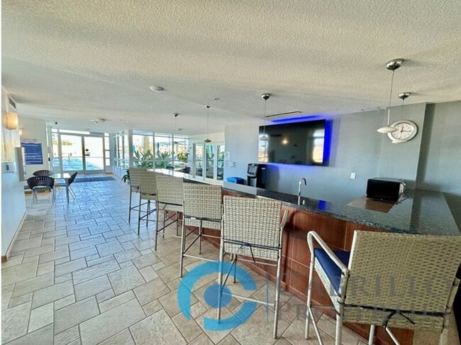 Building Photo - 850 Beech St