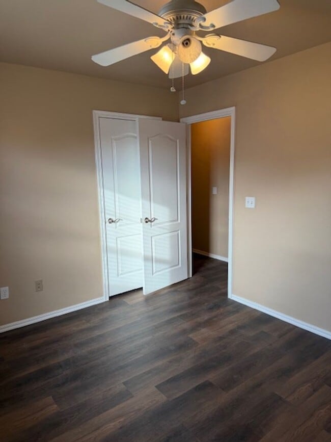 Building Photo - Updated Duplex - Mustang Schools - Open Floorplan - Gated Community