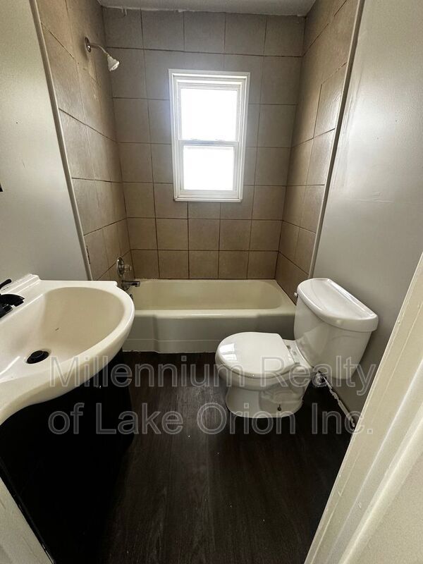 Building Photo - 111 W Cornell Ave