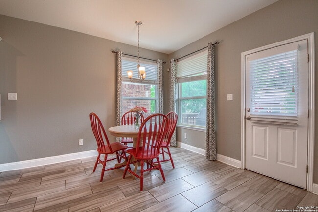 Building Photo - IMMACULATE HOME IN ALAMO RANCH AT 50% OFF THE 1ST MONTH'S RENT!!!