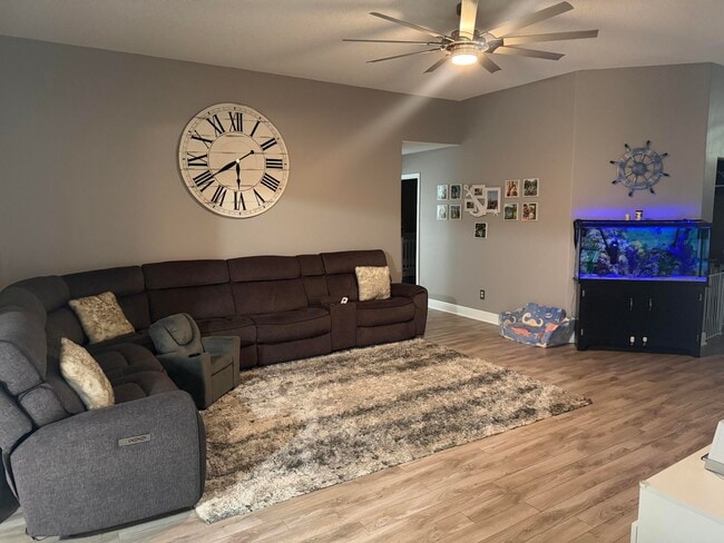 Building Photo - 2216 Smallwood Dr