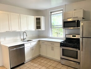 Building Photo - 3240 Cambridge Ave