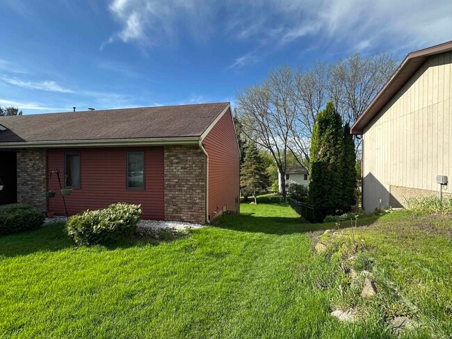 Building Photo - 543 Mahogany Way