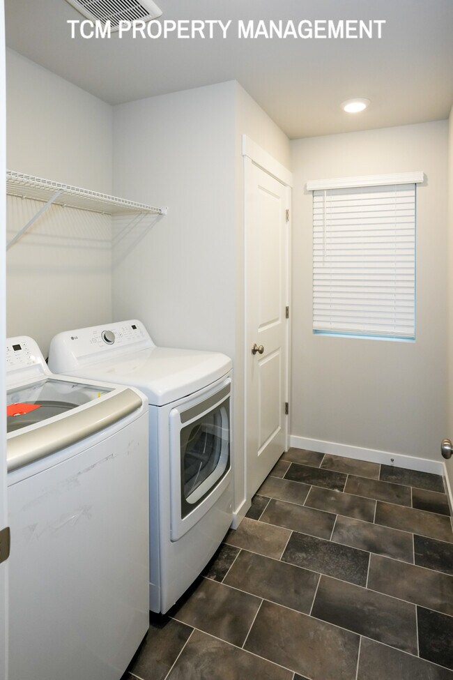 Building Photo - 18818-18813 13th Ave W