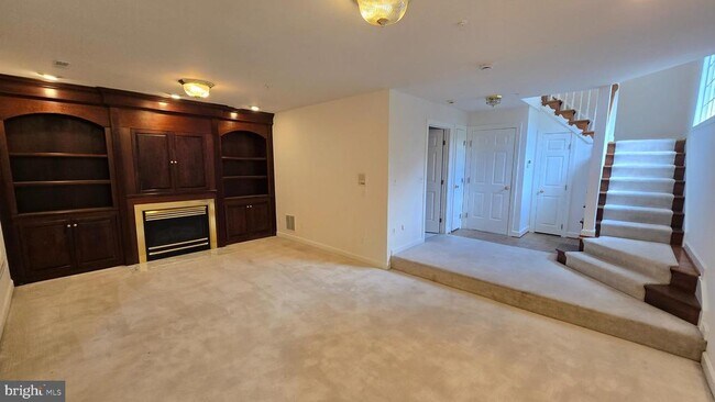 Building Photo - 8021 Kidwell Town Ct