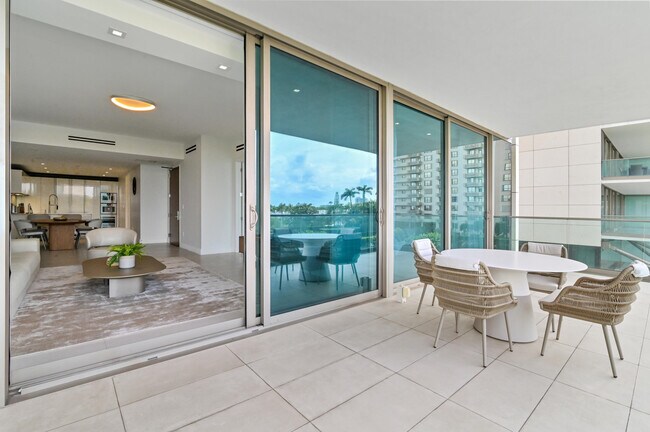 Building Photo - 10203 Collins Ave