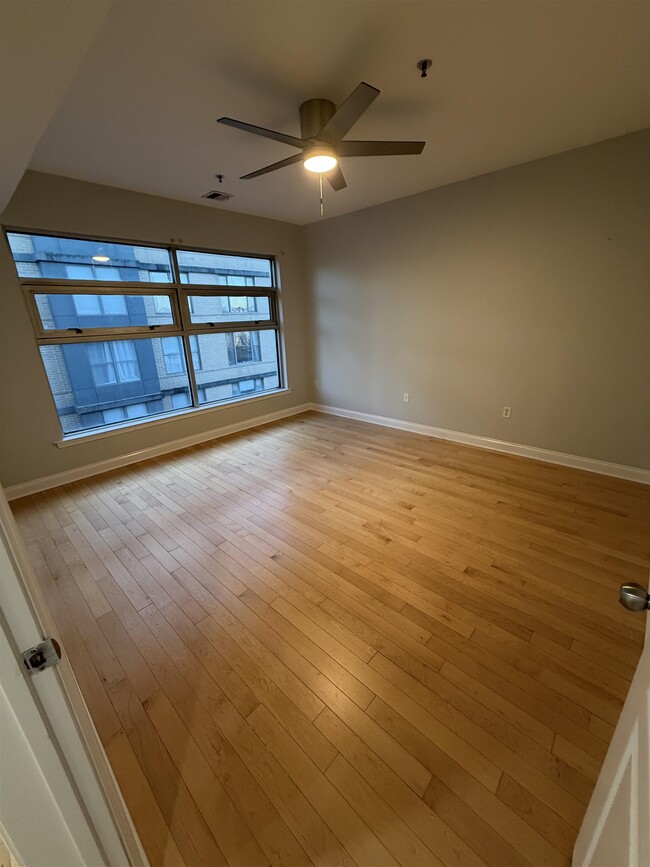 Building Photo - 4401 Park Ave