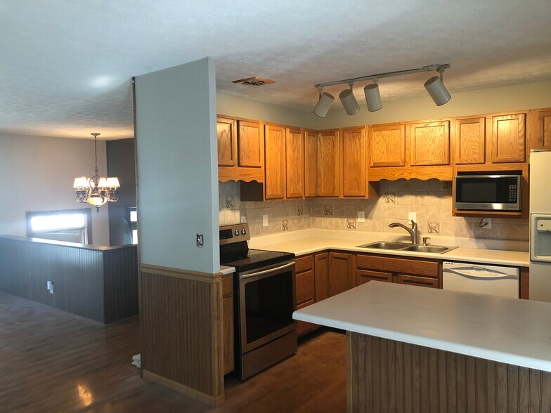 Building Photo - 356 Avonwick Pl