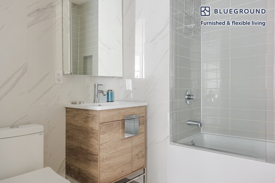 Building Photo - 82 4th Ave