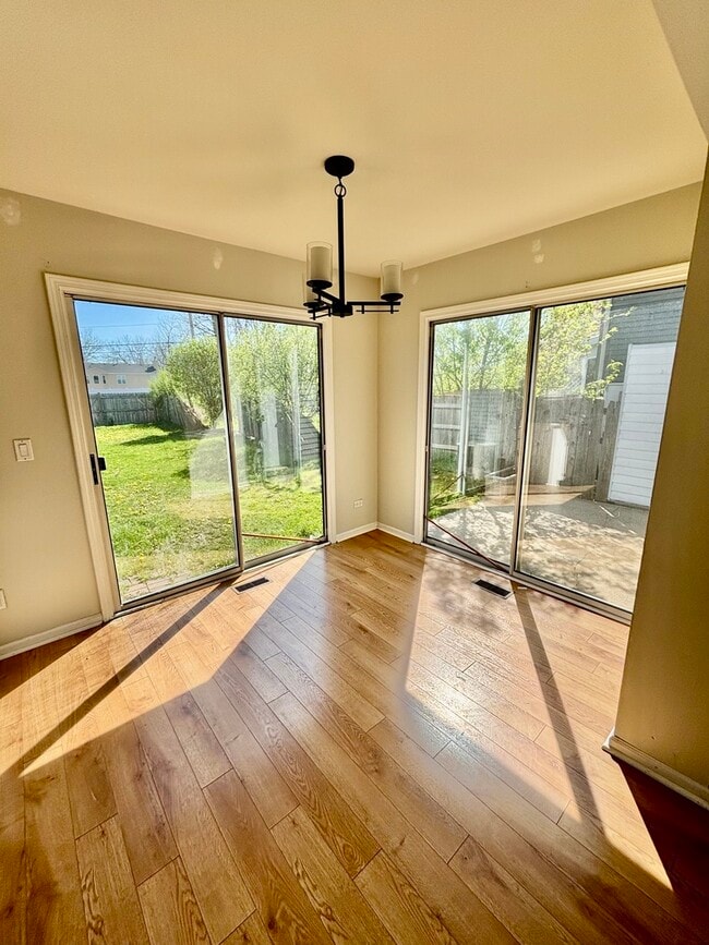 Building Photo - 1278 Robin Dr