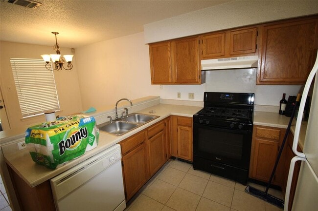 Building Photo - 8202 Cattle Dr