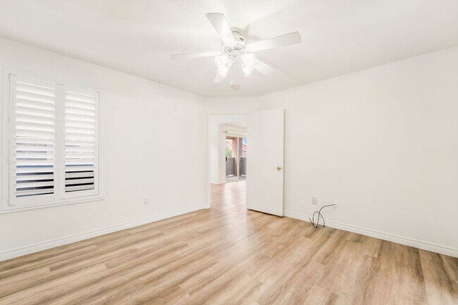 Building Photo - 2300 E Silverado Ranch Blvd