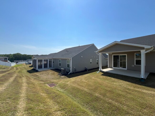 Building Photo - Charming 3BD, 2BA Fuquay Varina Home with ...