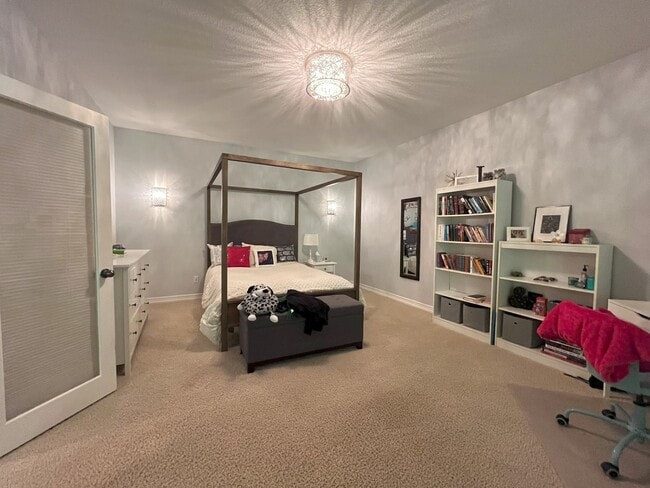 Building Photo - Forest-View Luxury Home with 5 Bedrooms, Luxury Primary Suite & Gourmet Kitchen