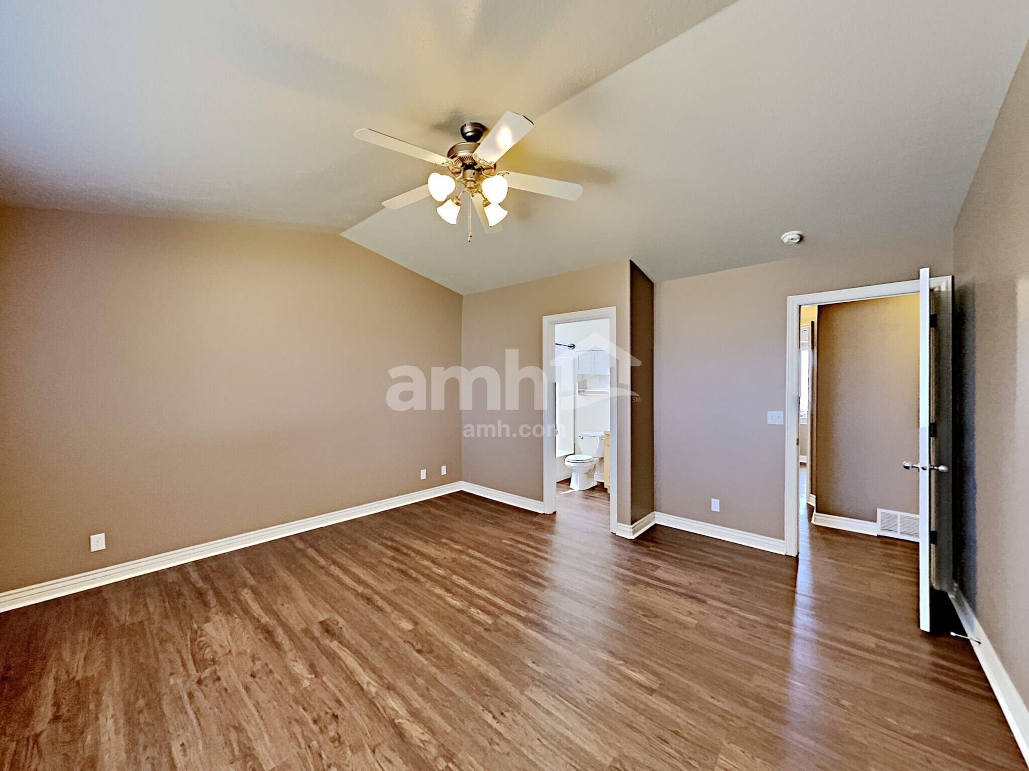 Building Photo - 2216 S 2685 W