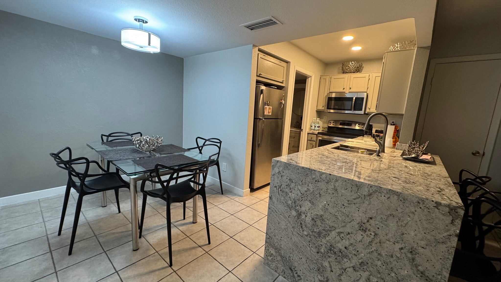 Building Photo - 8625 E Belleview Pl