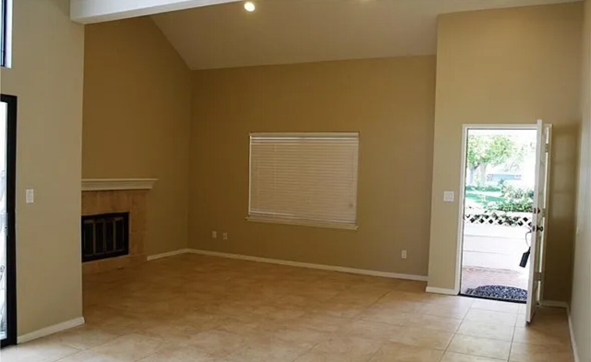 Building Photo - 23418 Pomita Pl