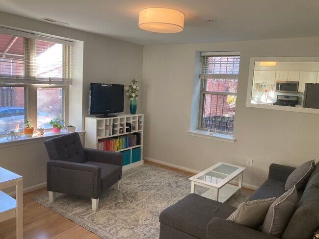 Building Photo - 345 Oakdale Pl NW