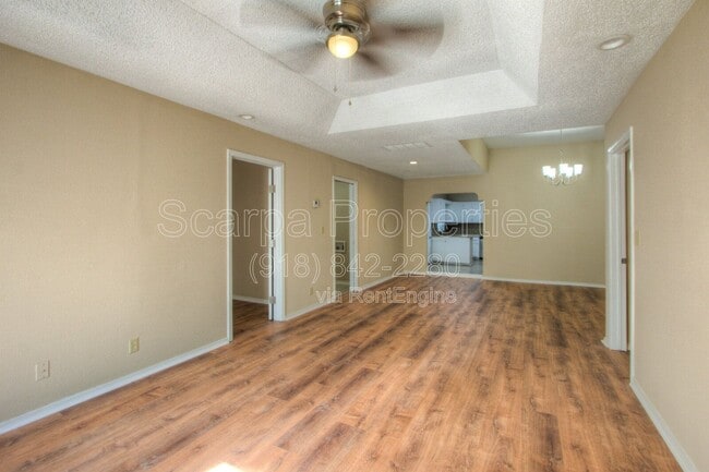 Building Photo - 230 E Zion St