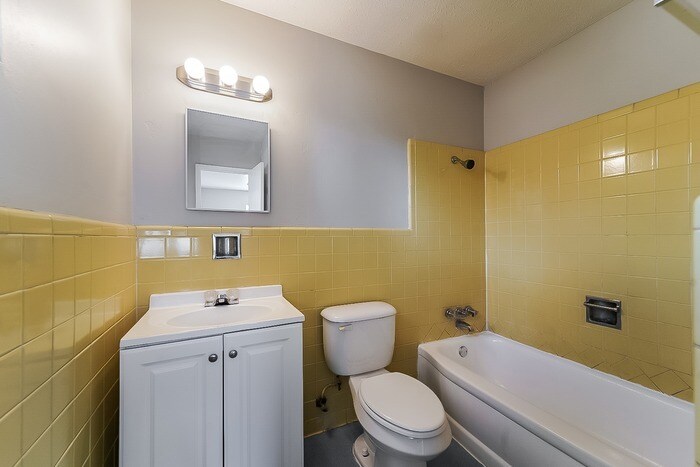 Building Photo - 234 Valley Vista Dr