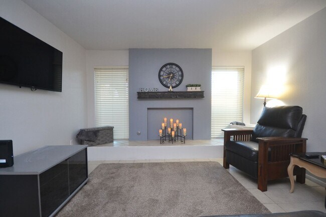 Building Photo - 3 bedroom, Fully Furnished Home