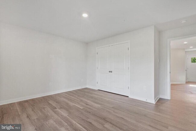 Building Photo - 16502 Green Glade Dr