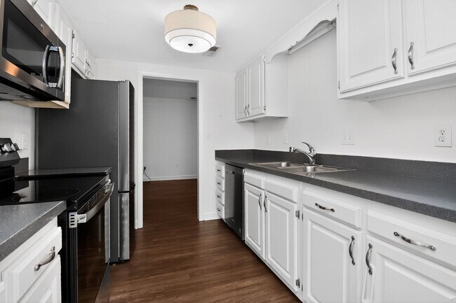 Building Photo - 1819 Sabrina Ct