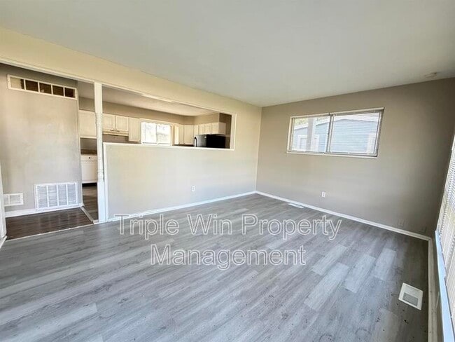 Building Photo - 1710 Kay Dr