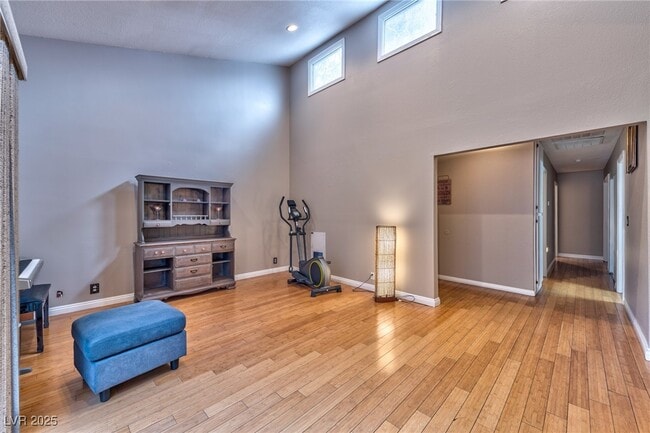 Building Photo - 39 N Moonlight Dr