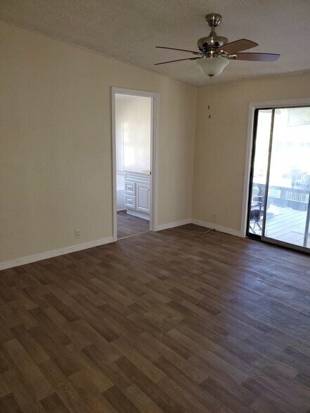 Building Photo - 2608 20 Mile Level Rd