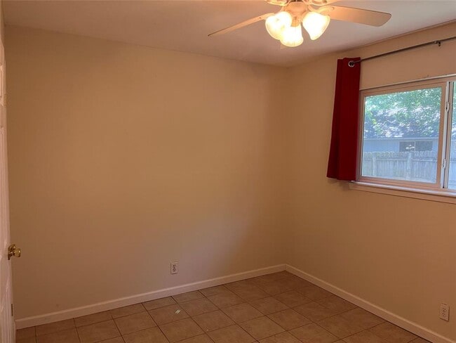 Building Photo - 5204 Village Trail